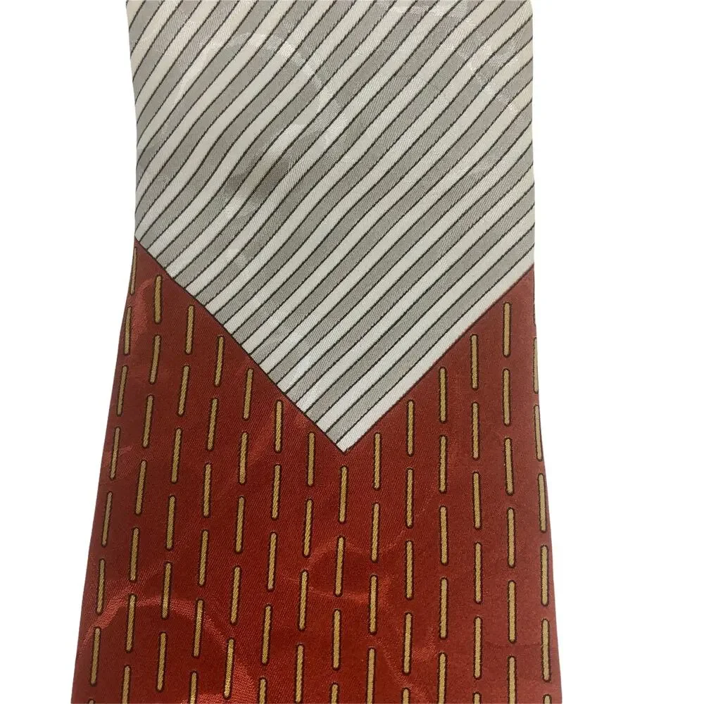 Dashed Pattern Tie
